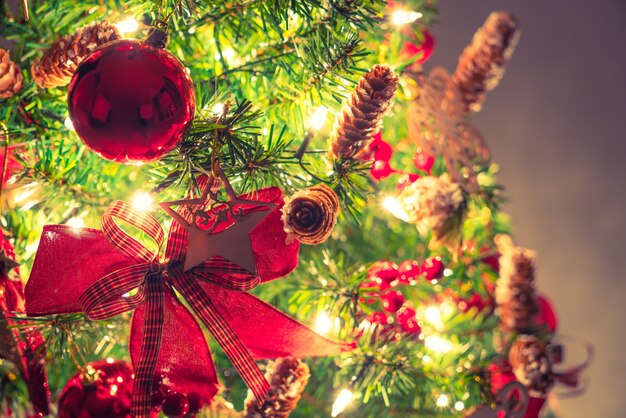 árvore de Natal e decorações (imagem processada vintag filtrada