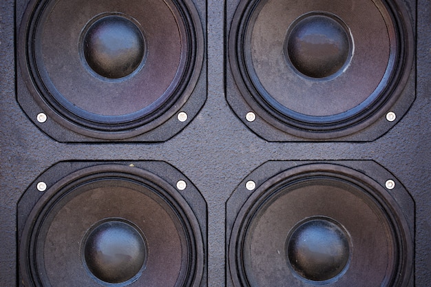 Foto grátis as colunas de áudio são um sistema de várias partes. sistemas de áudio de close-up