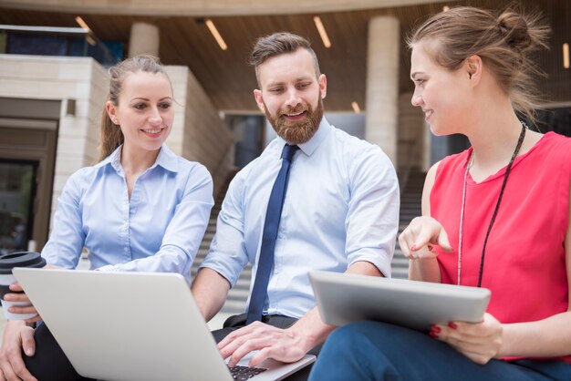 As notícias de hoje trazem boas previsões para nossa empresa