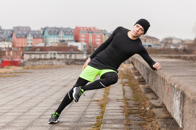 Atleta fazendo exercícios