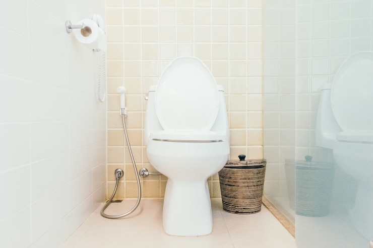 Foto grátis bacia de higiene moderna casa de banho perto