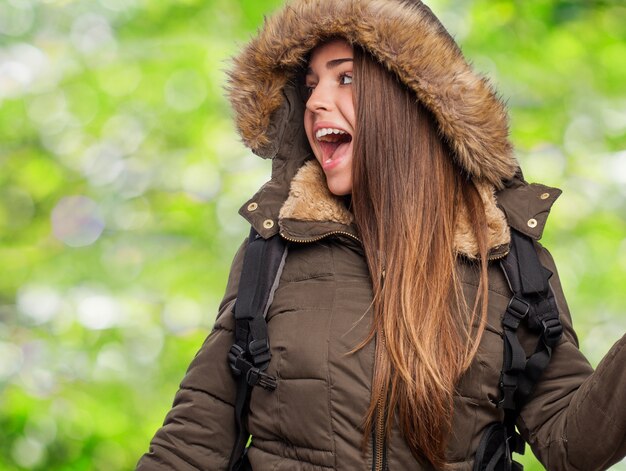 Backpacker luz nave sorriso grama