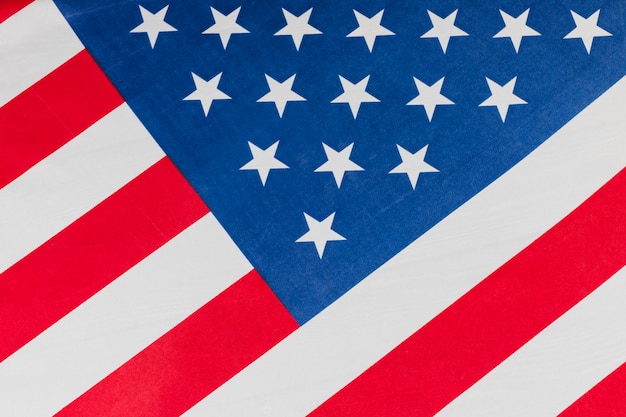 Bandeira inclinada dos Estados Unidos