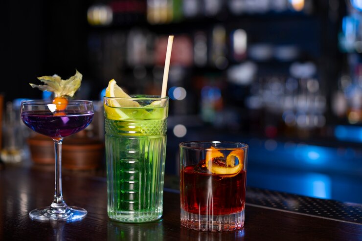 Foto grátis barman a trabalhar numa boate.