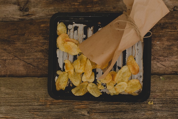 Foto grátis batata frita em cima da mesa