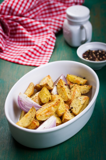 Foto grátis batatas fritas em uma tigela