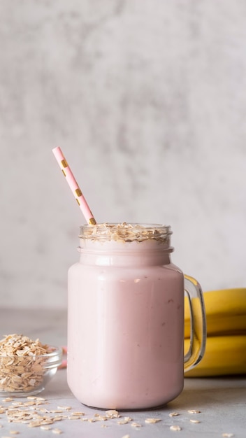 Batido delicioso de banana e aveia