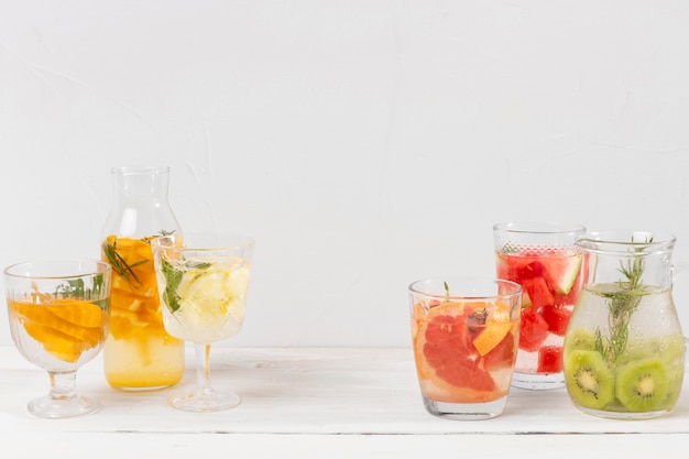 Bebidas com sabor de frutas frescas