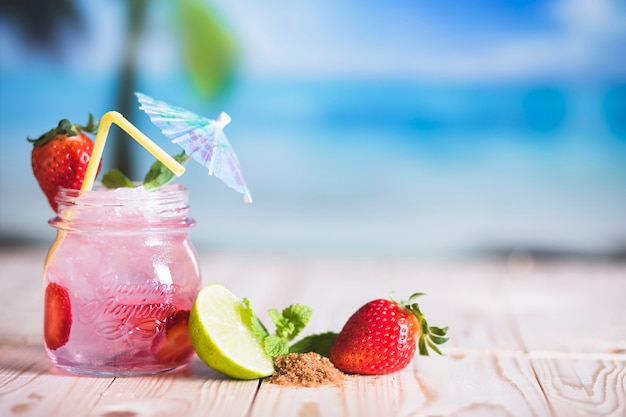 Bebidas tropicais e frutas