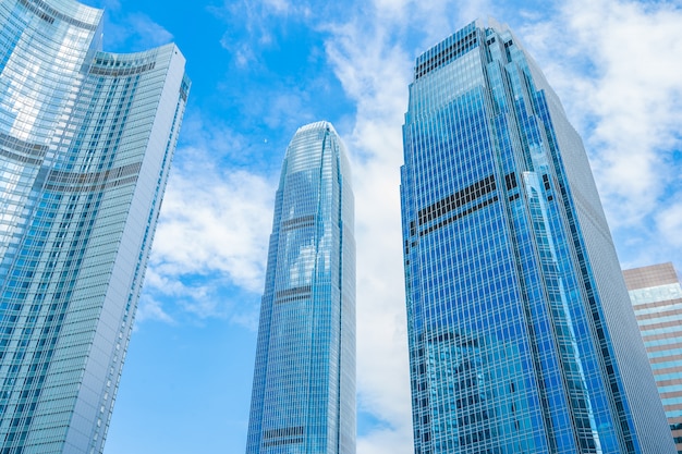 Bela arquitetura edifício arranha-céu na cidade de hong kong