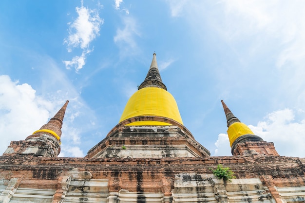 Bela e antiga arquitetura histórica de Ayutthaya na Tailândia