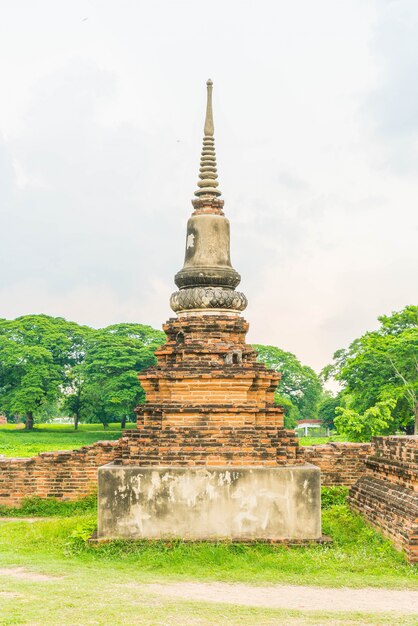 Bela e antiga arquitetura histórica de Ayutthaya na Tailândia