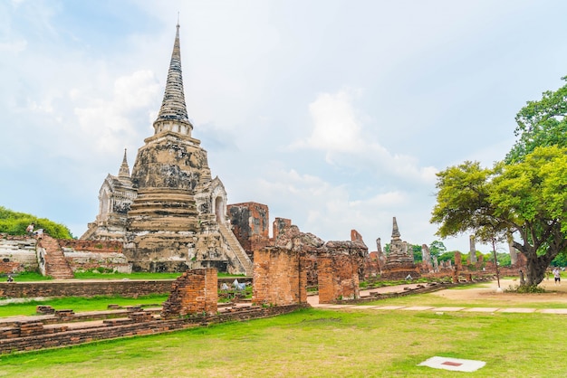 Bela e antiga arquitetura histórica de Ayutthaya na Tailândia