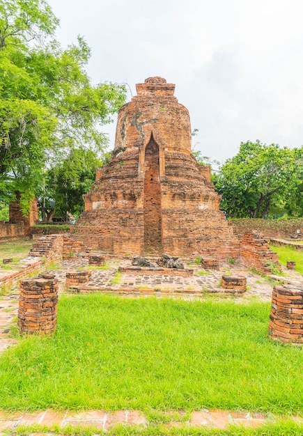 Bela e antiga arquitetura histórica de ayutthaya na tailândia