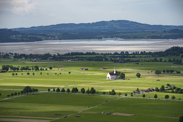 Bela foto aérea de schwangau, alemanha