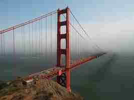 Foto grátis bela foto da golden gate bridge em são francisco em um dia de neblina