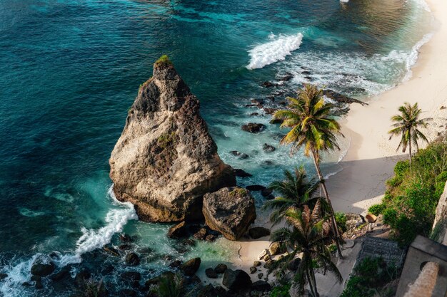 Bela Praia Diamond na Ilha de Penida, Bali, Indonésia