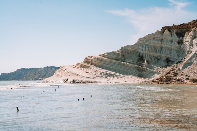 Bela vista da escadaria do penhasco branco conhecida como Scala dei Turchi em Realmonte, Sicília, Itália