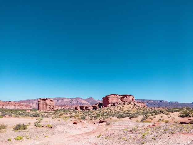 Foto grátis bela vista do cânion rainbow e da cidade perdida no parque nacional talampaya, la rioja, argentina