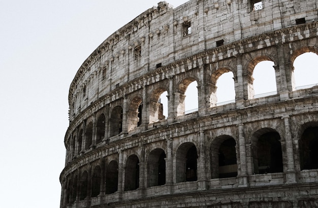 Bela vista do Coliseu em Roma, Itália