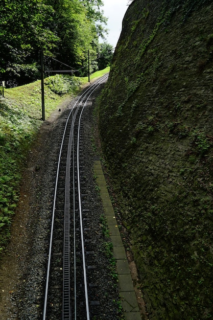 Bela vista dos trilhos da ferrovia