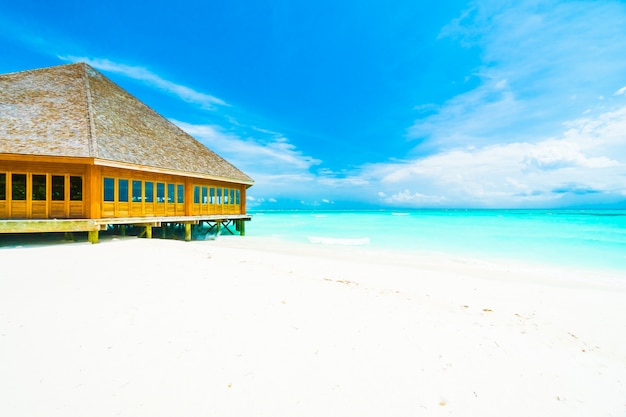 Belo areia maldive verão água