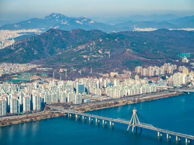 Belo edifício de arquitetura na cidade de Seul