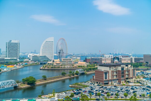 Belo edifício e arquitetura no horizonte da cidade de Yokohama