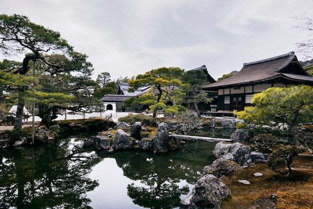 Belo jardim japonês