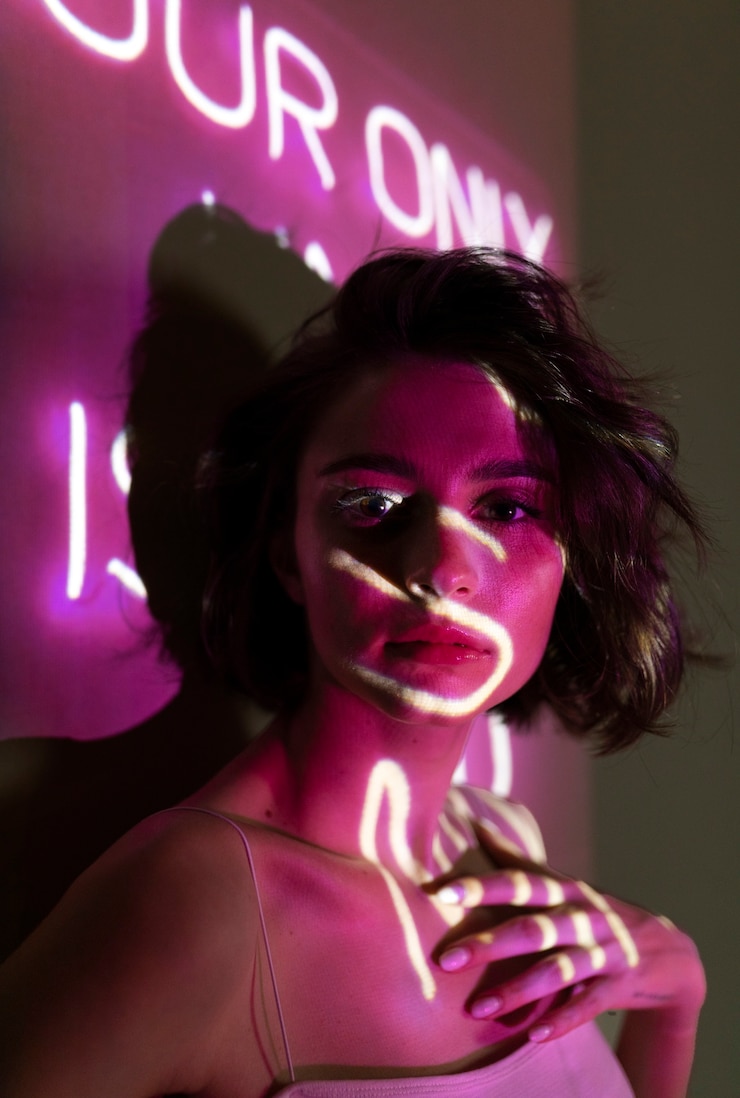Foto grátis belo retrato de mulher adolescente