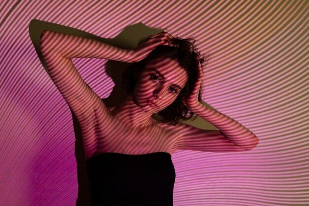 Belo retrato de mulher adolescente
