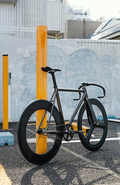 Bicicleta ao ar livre na rua