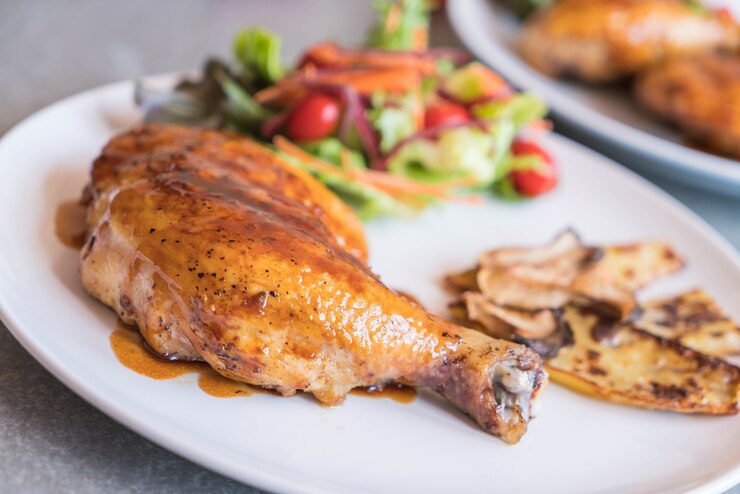 Foto grátis bife de frango com molho de teriyaki