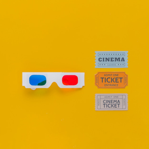 Bilhetes de cinema e óculos 3d