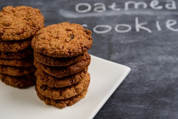 Biscoitos de aveia doce no prato