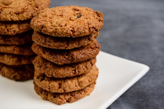 Biscoitos de aveia doce no prato