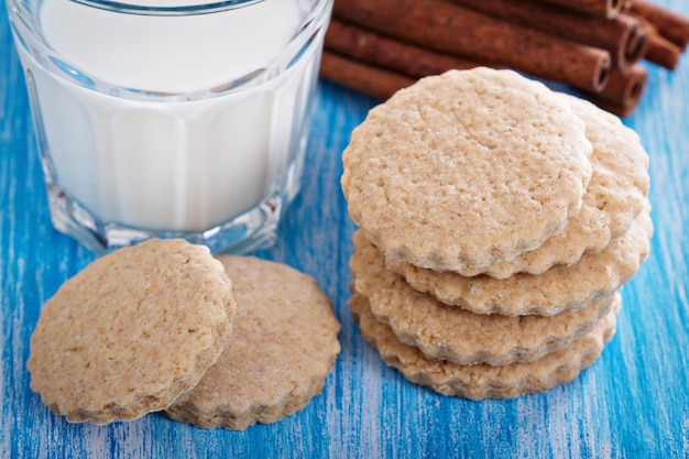 Biscoitos de canela de trigo integral