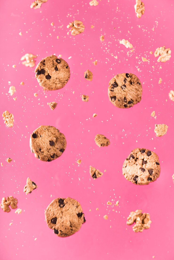 Foto grátis biscoitos de chocolate close-up com nozes
