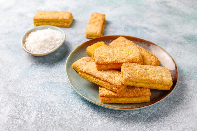 Biscoitos de coco caseiros deliciosos.