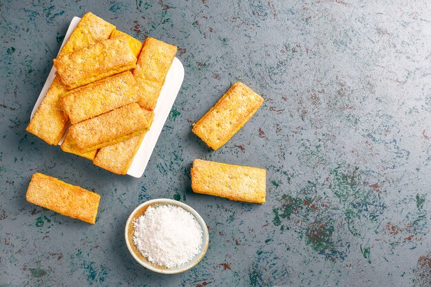 Foto grátis biscoitos de coco caseiros deliciosos.