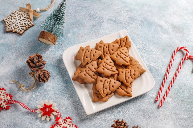 Biscoitos de gengibre deliciosos caseiros.