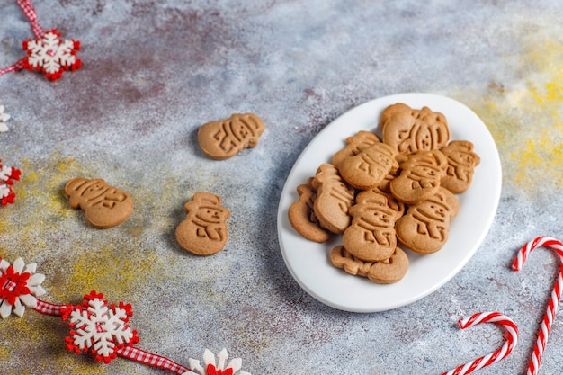 Biscoitos de gengibre deliciosos caseiros.