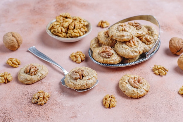 Foto grátis biscoitos de noz deliciosos caseiros.