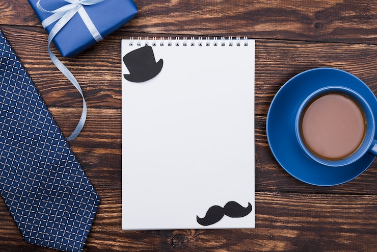 Foto grátis bloco de notas vazio com bigode e cartola dia dos pais