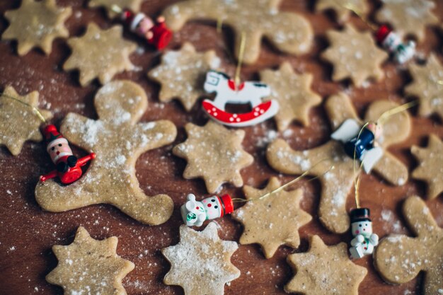 Bolachas de gengibre para decoração de Natal