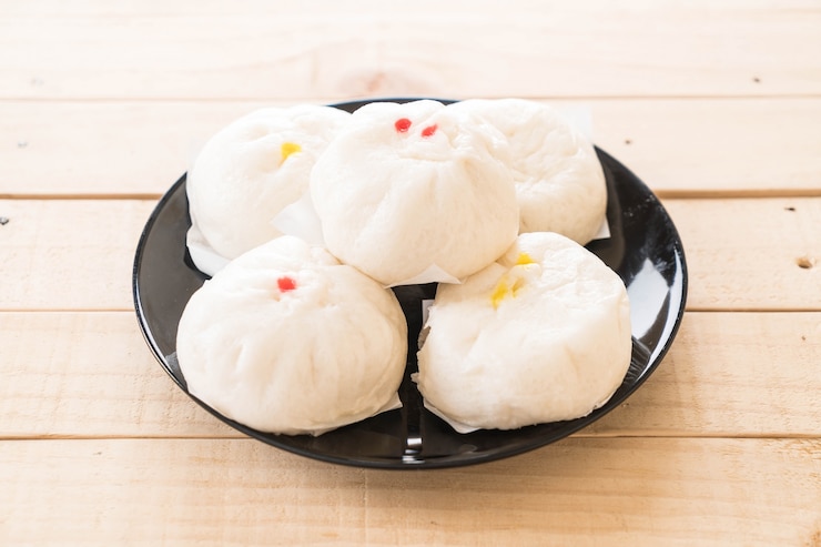 Foto grátis bolinho de massa cozido no vapor ou bolinho chinês