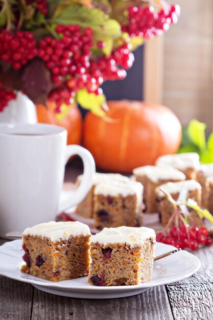 Bolo de abóbora e cenoura com cream cheese