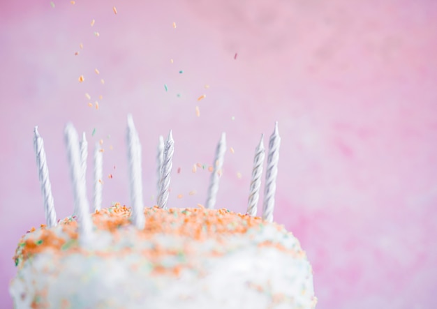 Bolo de aniversário de cor pastel