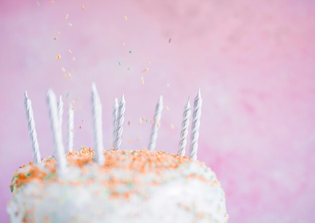 Bolo de aniversário de cor pastel