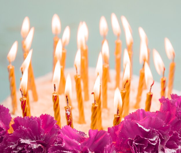 Bolo de aniversário de cor pastel